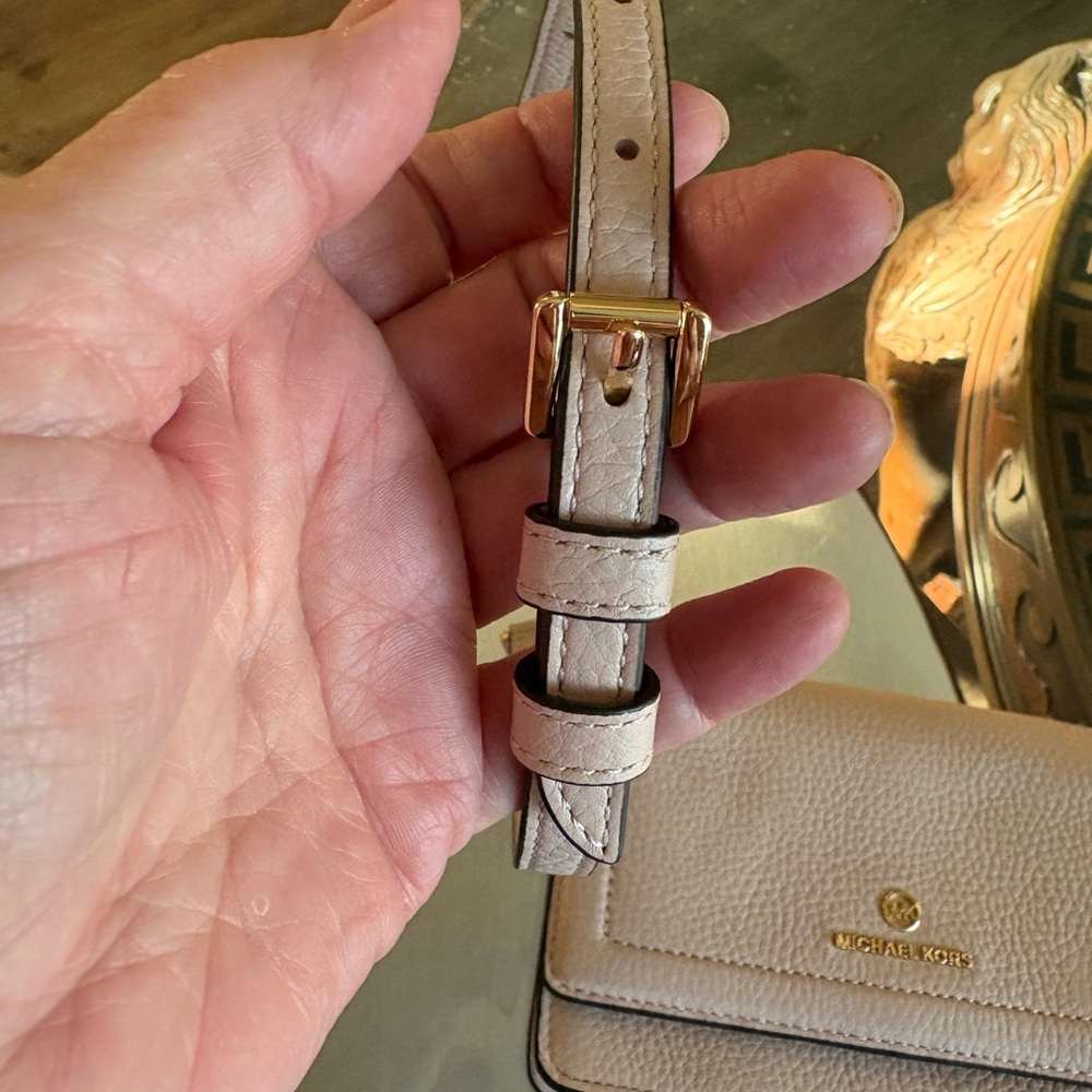 🩷🩷MICHAEL KORS JET SET LEATHER CHARL SMART PHONE CROSSBODY BAG IN SOFT PINK!🩷🩷 - Picture 6 of 10